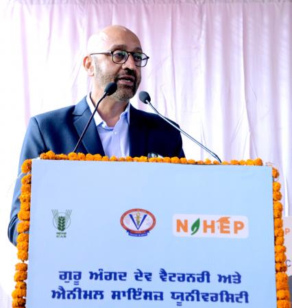 Dr Sarvpreet Singh Ghuman, DSW cum EO addressed the alumni participants on 18th Nov, 2023